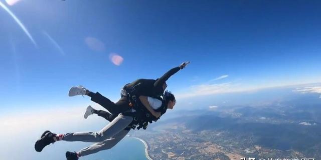 蒋梦婕晒跳伞视频，勇敢的飞翔之旅