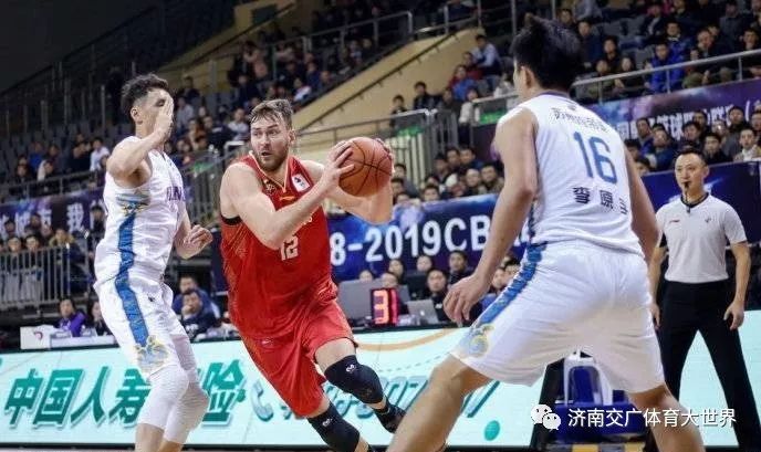 CBA季前赛，吉林队加时险胜辽宁队