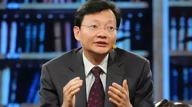 揭露性侵丑闻，吹牛老爹再次面临4男2女联合起诉