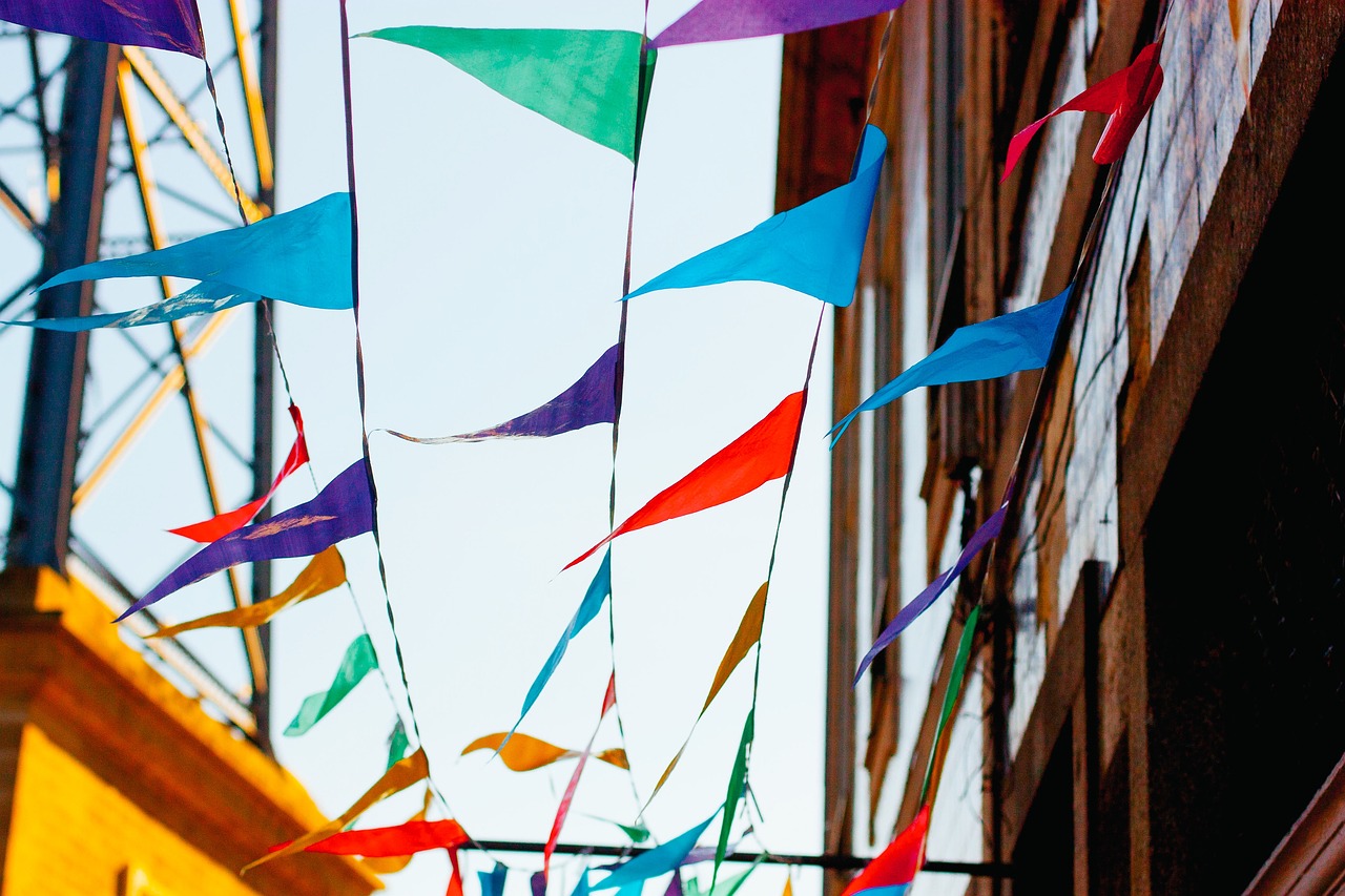 海底捞创新之举，首家糖水铺盛大开业，9.9元起甜蜜启程